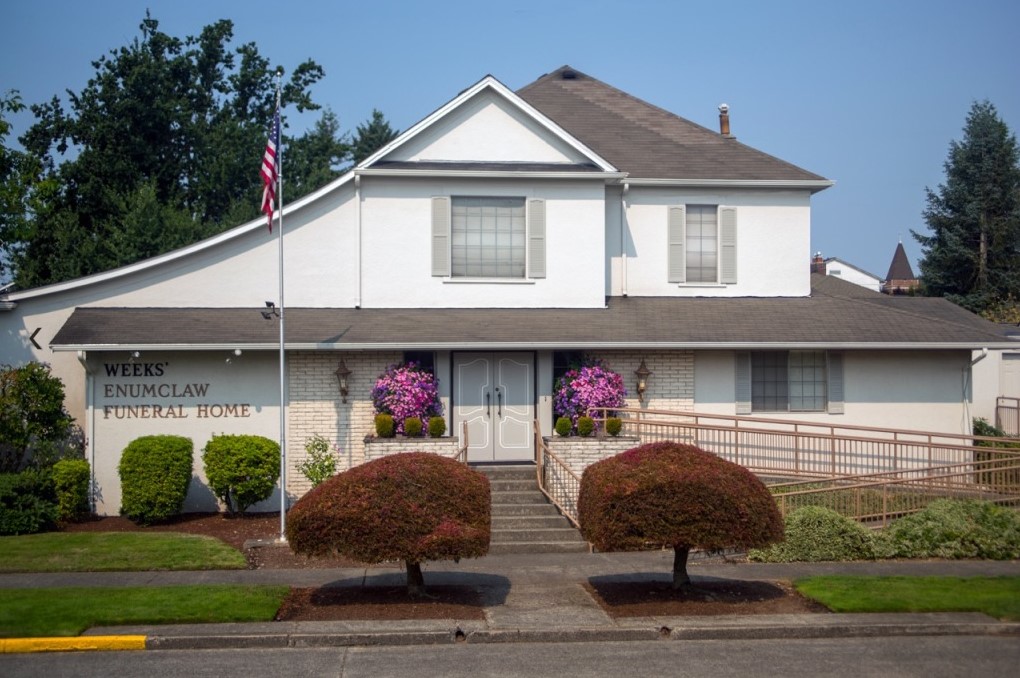 Weeks' Enumclaw Funeral Home - Business Photo