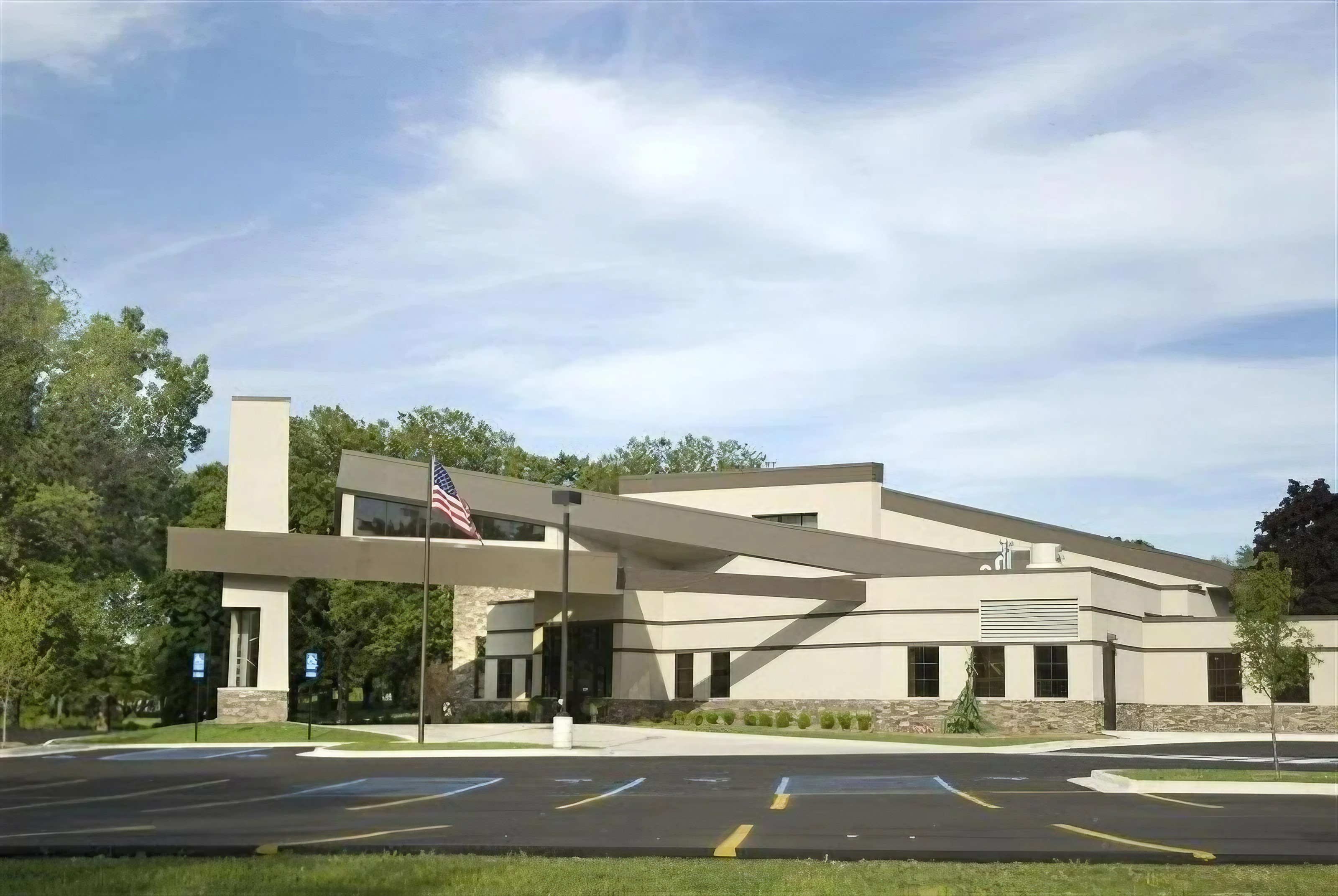 Langeland-Sterenberg Funeral Home - Business Photo